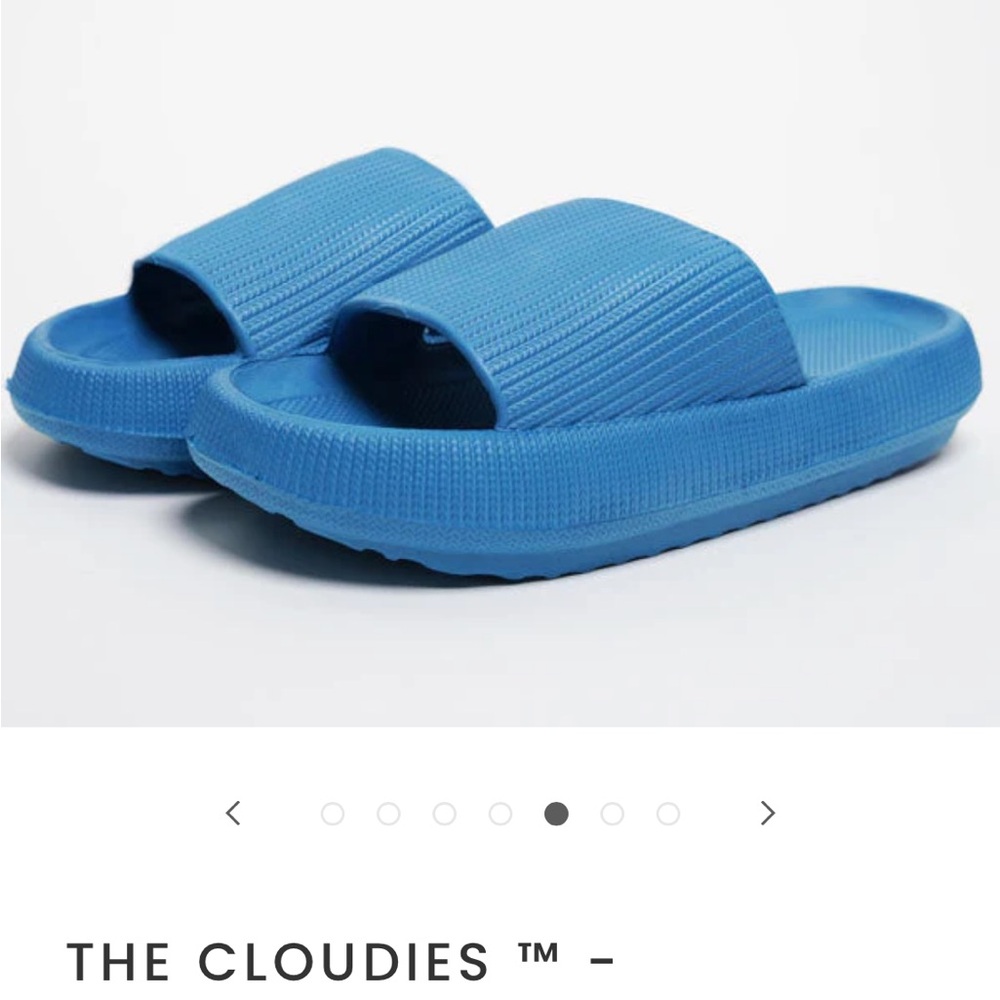 Orthopedic slippers with extra compressible thick sole